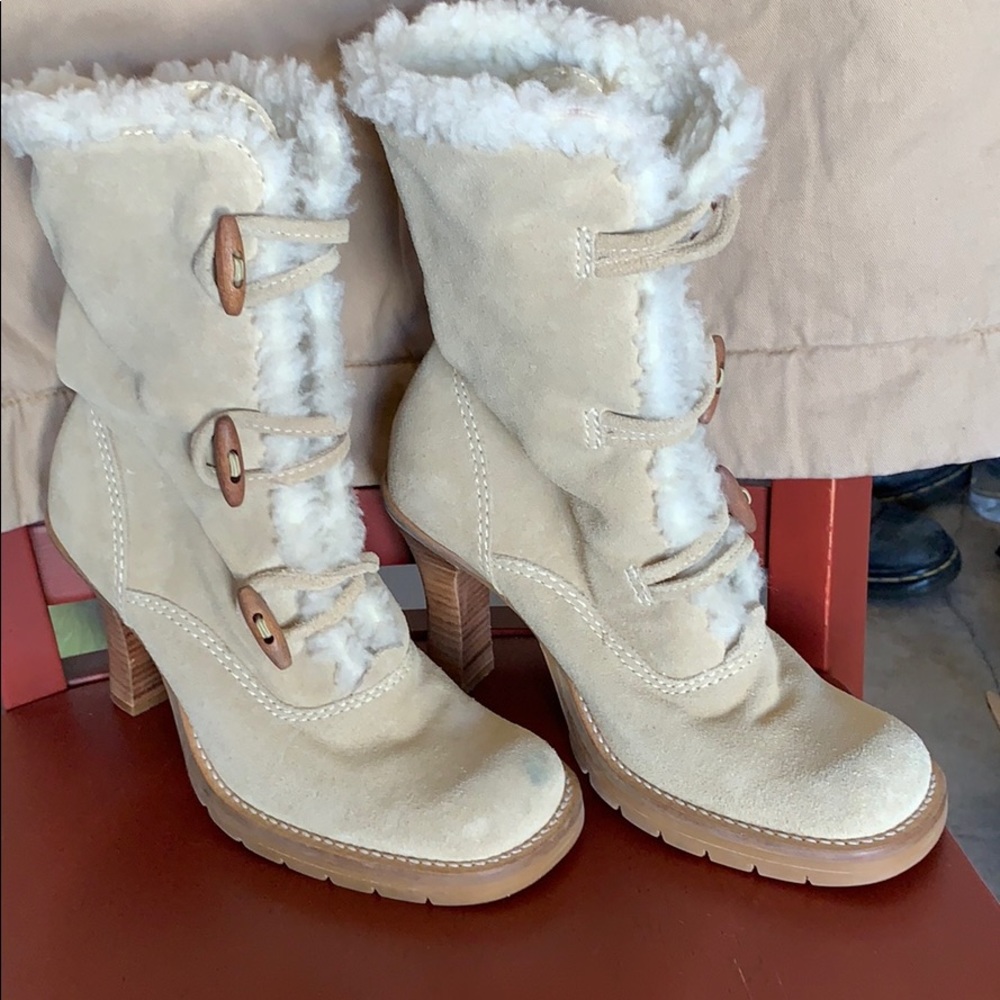 Steve Madden Kacey-beige suede button up boots